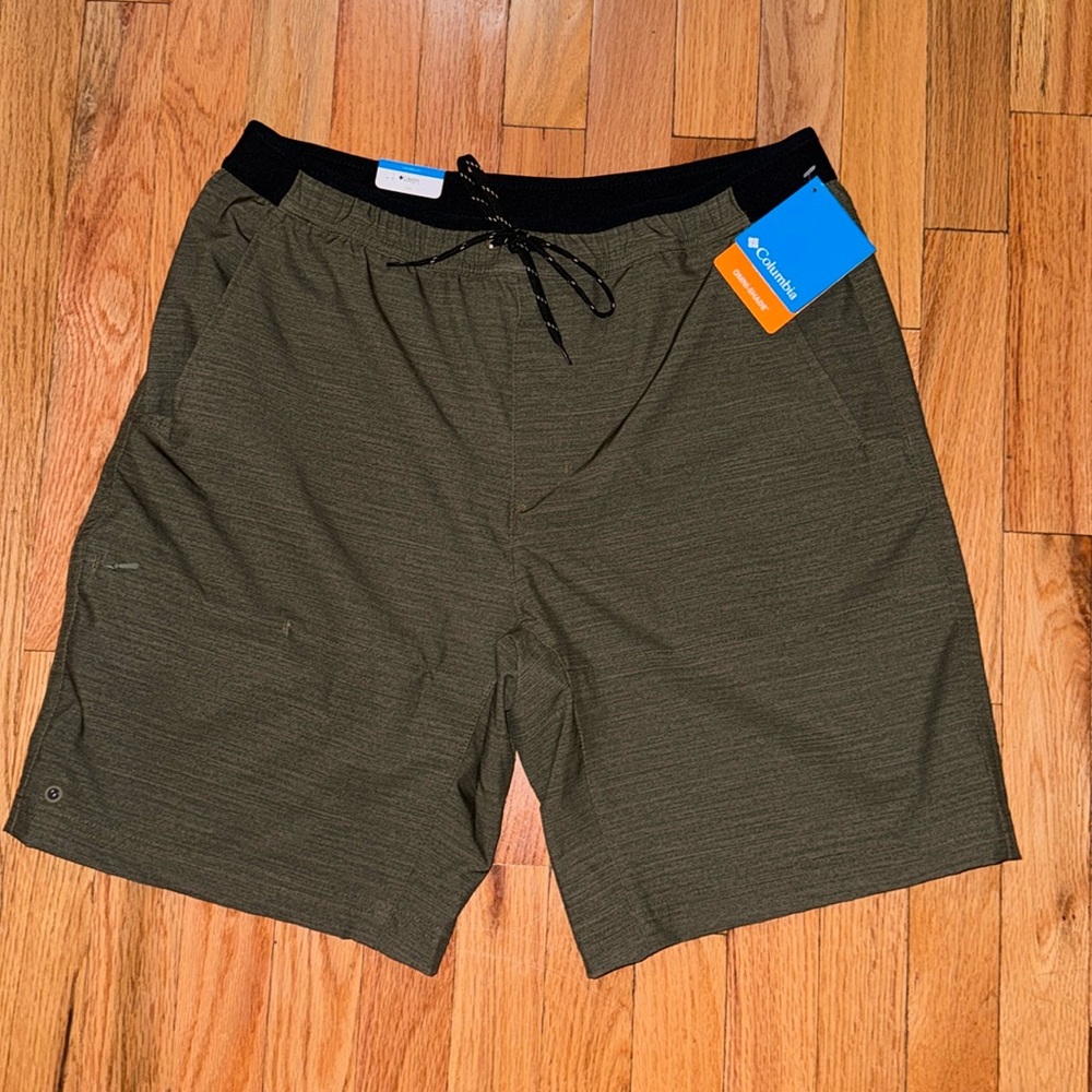 Men’s Columbia Board Shorts Size Medium - NEW